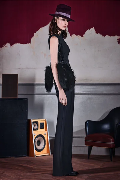 Look 3